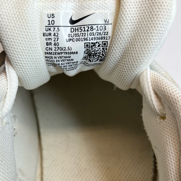 Nike Air Max Bliss Womens Sz 10M DH5128-103 White/Silver/Sage XLNT COND.! - Picture 14 of 16